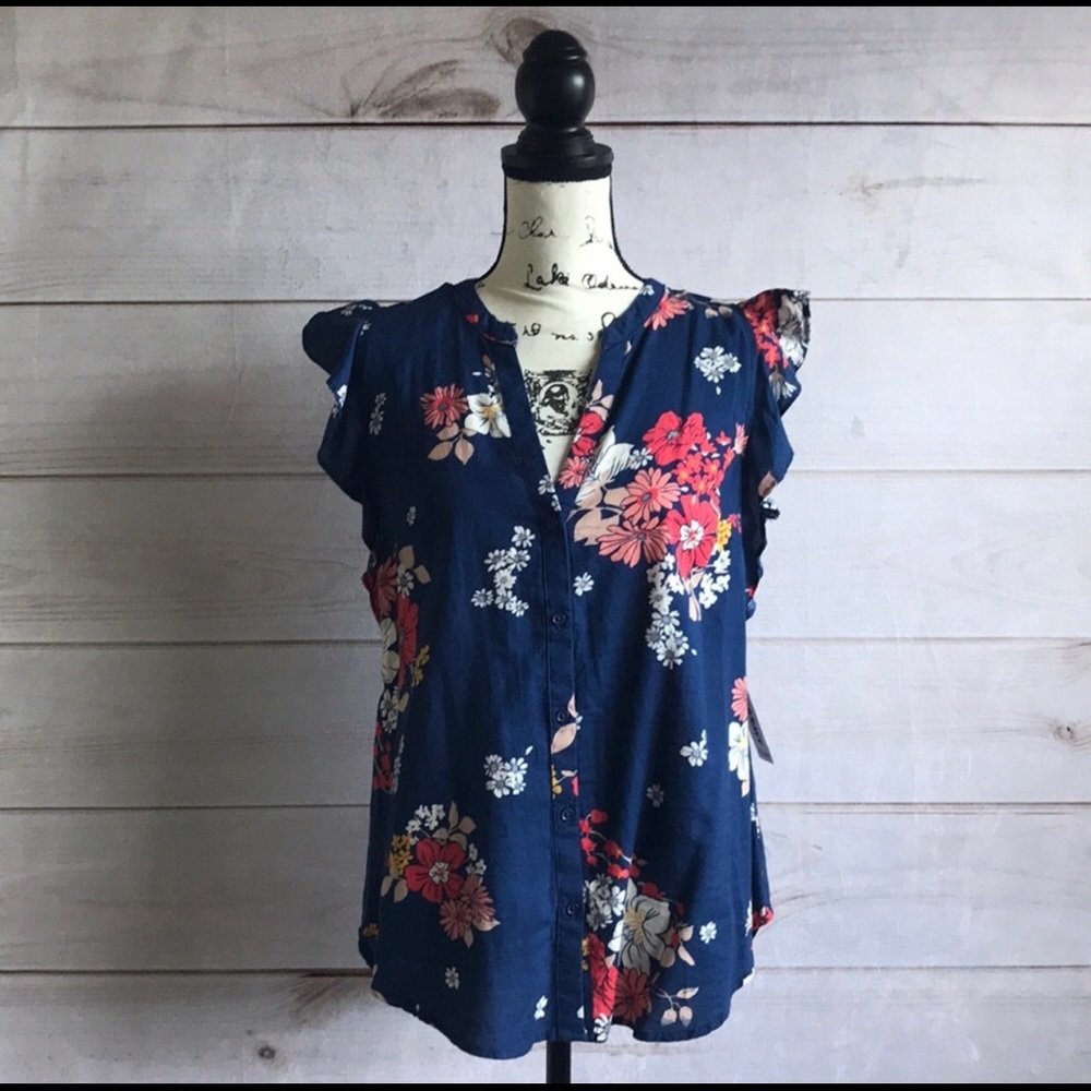 NWT Relaxed Flutter Trim Floral Top